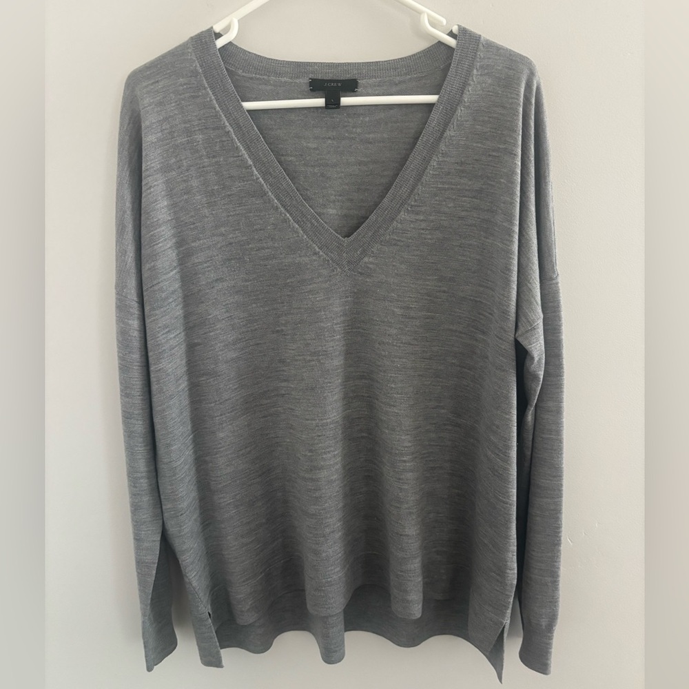 100% Merino Wool J. Crew Gray V-Neck Slouchy Pullover Size L NWOT - Picture 2 of 6